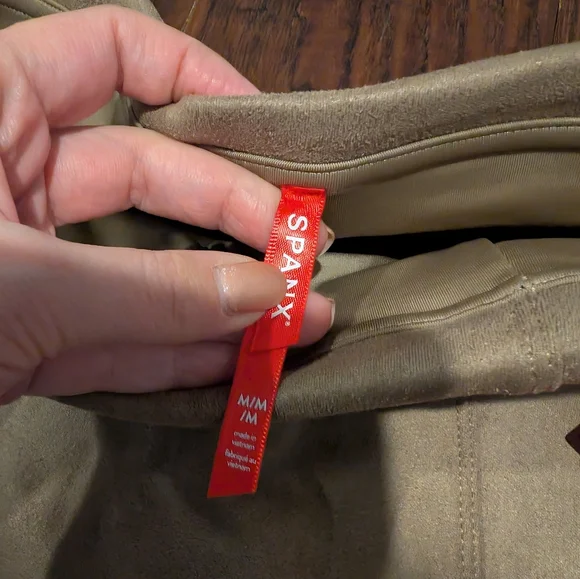 NWT Spanx Faux Suede Leggings Medium - Picture 5 of 8